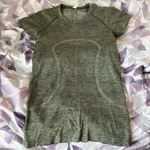 Swiftly lululemon shirt size6